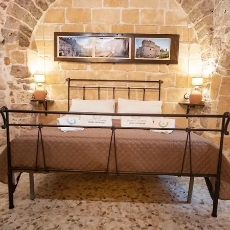 Domus Cesare: Historic Stone With In-room Shower And Outdoor Relaxation Carovigno
