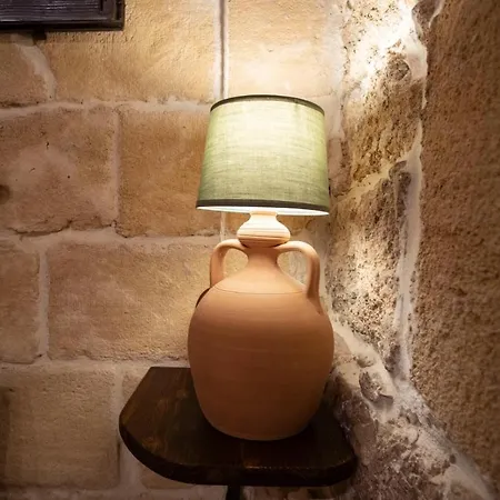 Holiday home Domus Cesare: Historic Stone With In-room Shower And Outdoor Relaxation *