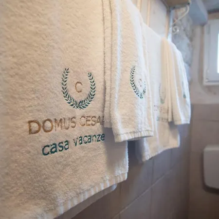 Domus Cesare - Dimora Storica Totalmente In Pietra Nel Cuore Del Centro Storico Con Doccia Pietra In E Zona Relax Esterna-historic Entirely Made Of Stone In The Heart Of The Historic Center With Stone Shower In The Hébergement de vacances Carovigno