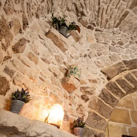 Holiday home Domus Cesare: Historic Stone With In-room Shower And Outdoor Relaxation Carovigno