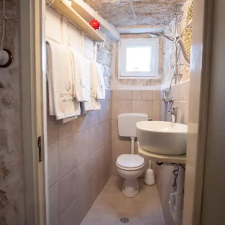 Holiday home Domus Cesare: Historic Stone With In-room Shower And Outdoor Relaxation Carovigno