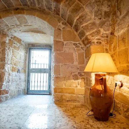 Holiday home Domus Cesare: Historic Stone With In-room Shower And Outdoor Relaxation *