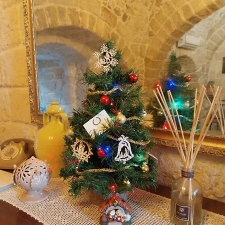 Hébergement de vacances Domus Cesare - Dimora Storica Totalmente In Pietra Nel Cuore Del Centro Storico Con Doccia Pietra In E Zona Relax Esterna-historic Entirely Made Of Stone In The Heart Of The Historic Center With Stone Shower In The