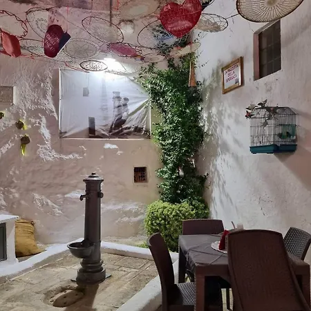 Holiday home Domus Cesare: Historic Stone With In-room Shower And Outdoor Relaxation Carovigno