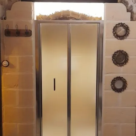 Domus Cesare: Historic Stone With In-room Shower And Outdoor Relaxation