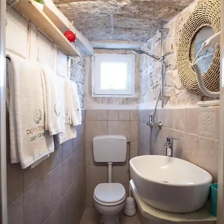 Holiday home Domus Cesare: Historic Stone With In-room Shower And Outdoor Relaxation Carovigno