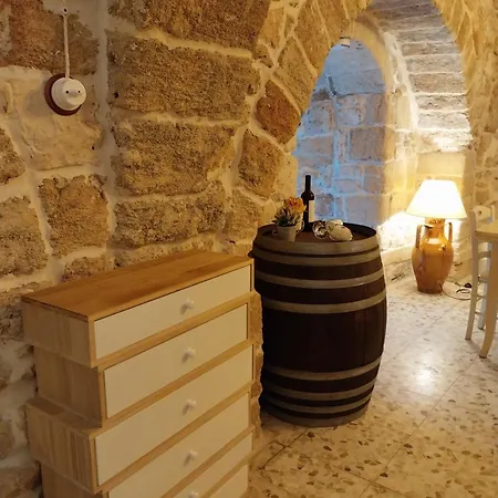 Holiday home Domus Cesare: Historic Stone With In-room Shower And Outdoor Relaxation Carovigno