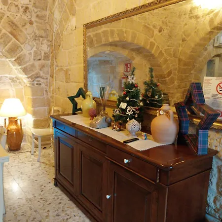 Domus Cesare: Historic Stone With In-room Shower And Outdoor Relaxation Holiday home Carovigno